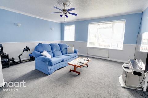 1 bedroom flat for sale, Bellhouse Road, Leigh-On-Sea