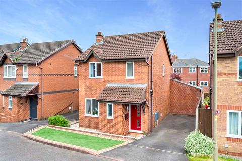3 bedroom detached house for sale, Clondberry Close, Mosley Common, Manchester, M29 8RE