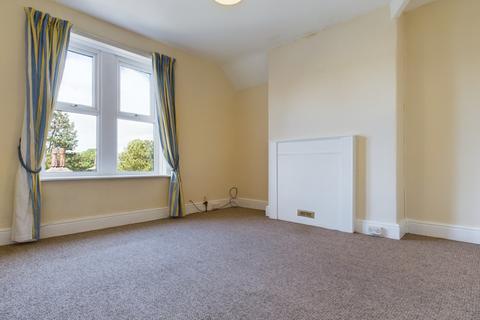 2 bedroom flat to rent, South Drive, Harrogate, HG2