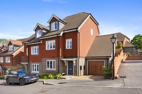 3 bedroom townhouse for sale, Clockfield, Crawley RH10