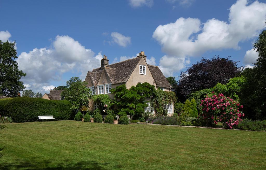 Byways, Yarnton, Oxfordshire, OX5 7 bed detached house for sale £