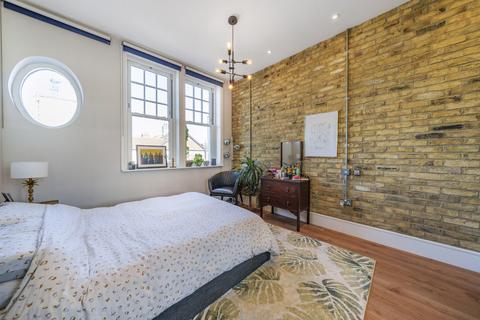 1 bedroom apartment for sale, Crickett House, Plassy Road, London