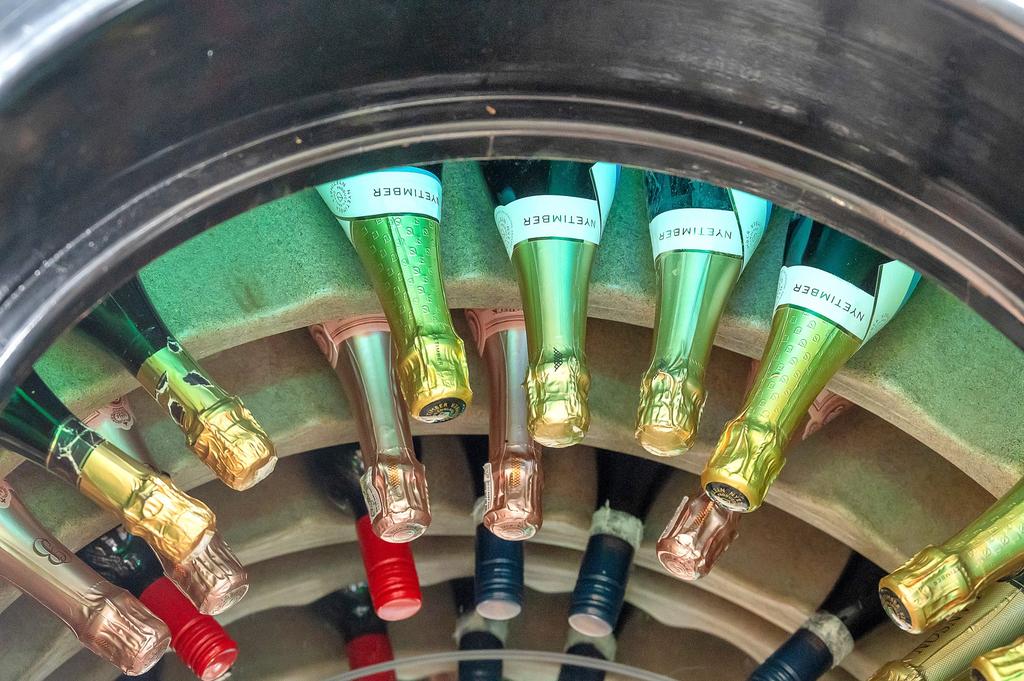 Wine &amp; Champagne Pod