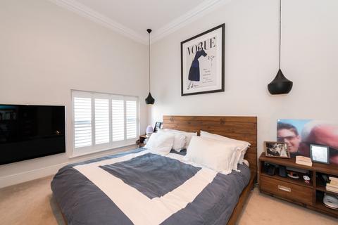 2 bedroom apartment to rent, Heath Street, London, NW3