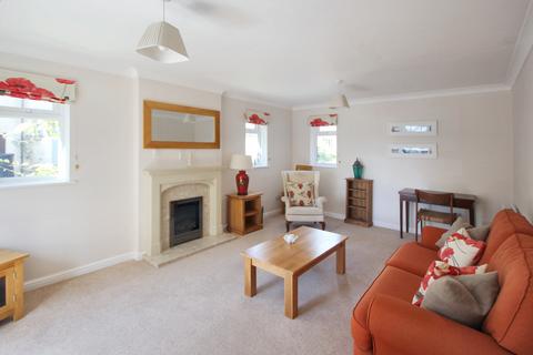 4 bedroom end of terrace house for sale, Marshfield SN14