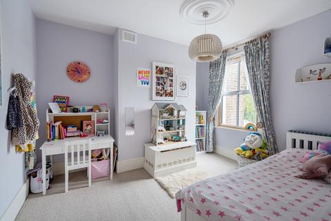 51 Lichfield Road, London, E3 5AL