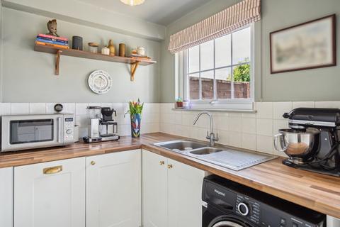 8, Woodland Cottages Beaconsfield Road, Farnham Common, Slough, SL2 3PY