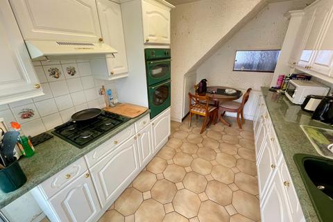 243 Chesford Road, Luton, LU2 8DS