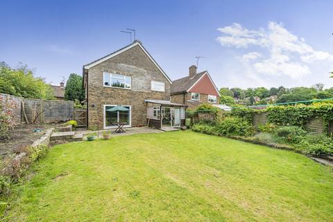 4 Lion Close, Haslemere, GU27 1JG