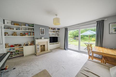 4 Lion Close, Haslemere, GU27 1JG