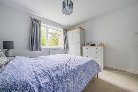 4 Lion Close, Haslemere, GU27 1JG