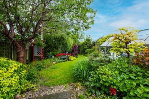 2 bedroom semi-detached bungalow for sale, Grandview Road, Thundersley