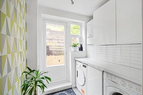 9 Regents Close, Whyteleafe, CR3 0AH