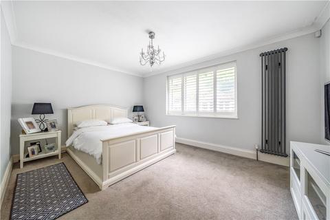4 bedroom bungalow for sale, Broom Mead, Bexleyheath