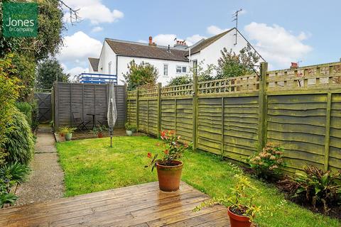 2 bedroom property to rent, South Farm Road, Worthing, West Sussex, BN14