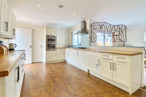 12 Cadoc Close, St Merryn, Padstow, PL28 8PE