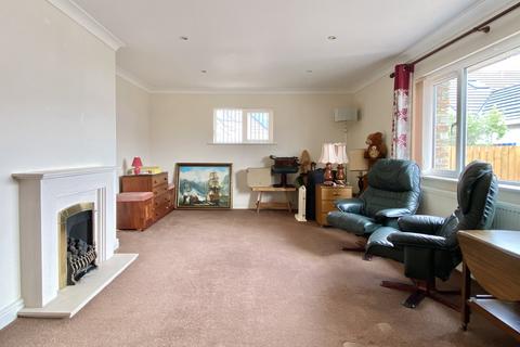 12 Cadoc Close, St Merryn, Padstow, PL28 8PE