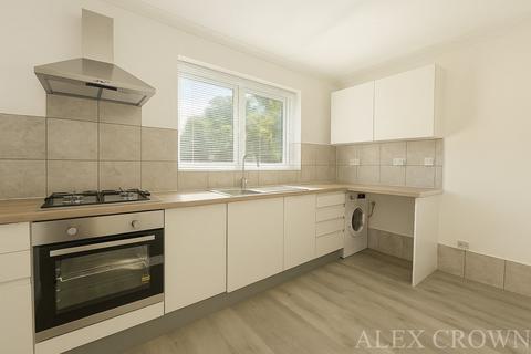 2 bedroom flat to rent, Ramsay Road, Wanstead Slip
