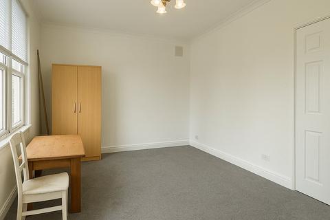 2 bedroom flat to rent, Ramsay Road, Wanstead Slip