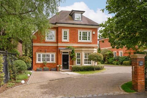 4 bedroom detached house for sale, Regency Gardens, Weybridge, KT13