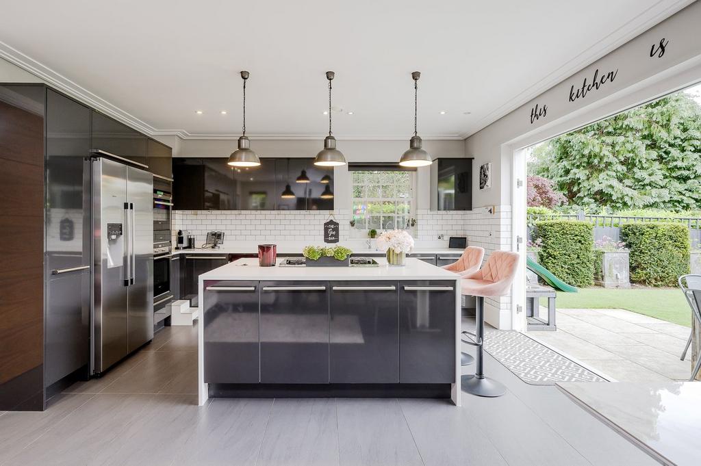 Inside/Outside Living
