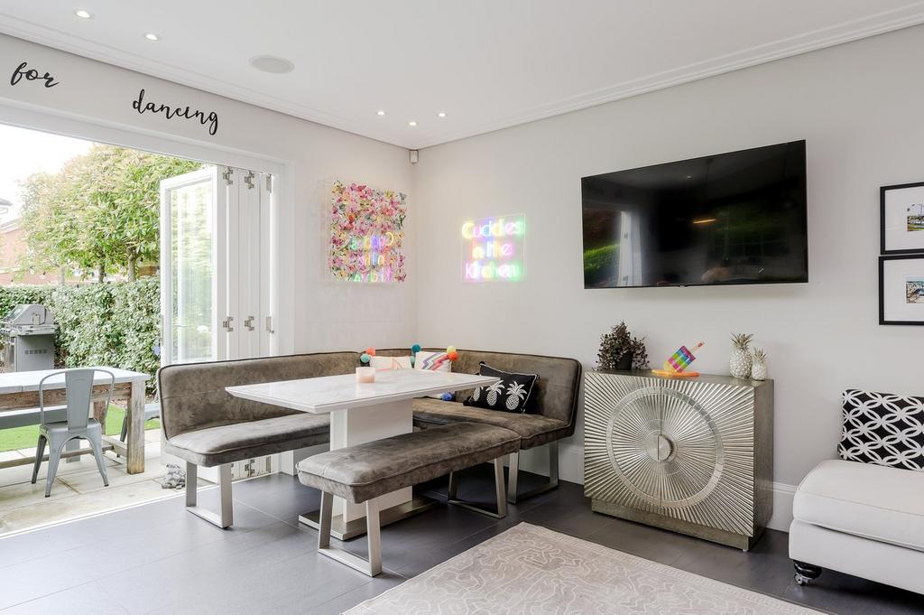Breakfast Room