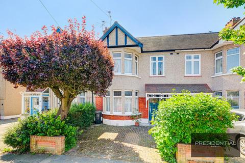 3 bedroom terraced house for sale, Gants Hill Ilford IG2