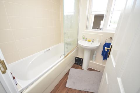 8 Castle Well Drive, Old Sarum, Salisbury, SP4 6GD
