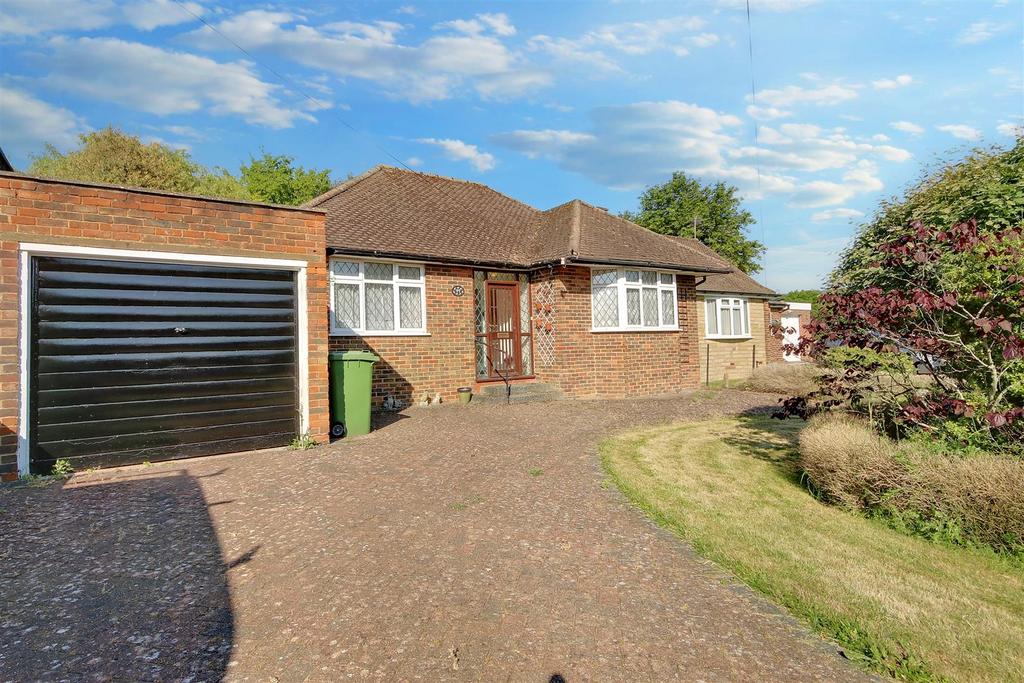 Newberries Avenue, Radlett WD7 2 bed detached bungalow for sale £789,950