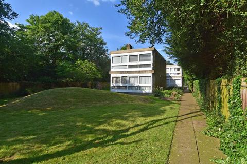 2 bedroom flat for sale, Langham House Close, Richmond, TW10