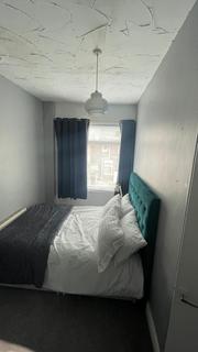 1 bedroom in a house share to rent, Manchester M9