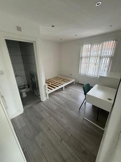 6 bedroom semi-detached house to rent, Wenlock Road, Edgware HA8