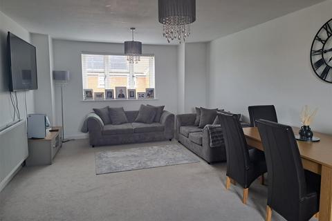 2 bedroom apartment for sale, Webber Street, Horley, Surrey