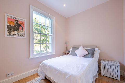3 bedroom flat for sale, Larkhall Rise, London SW4