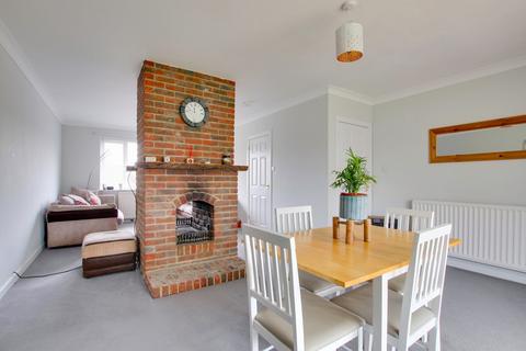 3 bedroom chalet for sale, Wavendon Avenue, Barton on Sea, New Milton, BH25