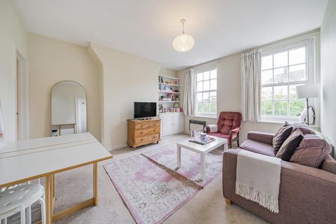 2 bedroom flat for sale, Vicarage Crescent, Battersea