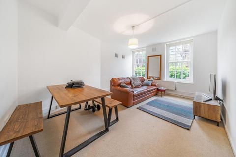 2 bedroom flat for sale, Vicarage Crescent, Battersea