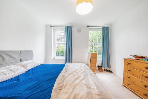 Flat 38, Archer House Vicarage Crescent, London, SW11 3LF