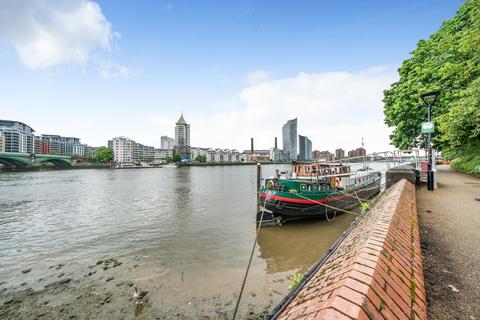 Flat 38, Archer House Vicarage Crescent, London, SW11 3LF