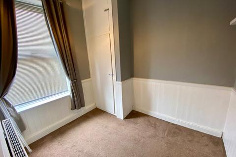 3 bedroom terraced house for sale, Leeds Road, Thackley, Bradford, West Yorkshire, BD10