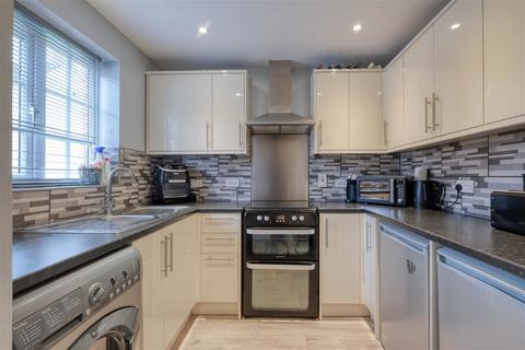 3 bedroom terraced house for sale, Garrick Road, The Oakalls, Bromsgrove, B60 2TH