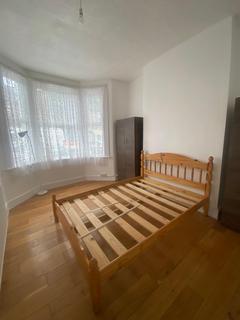 2 bedroom flat to rent, Caledon Road, London E6