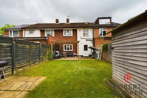 103 Great Central Avenue, Ruislip, HA4 6TU