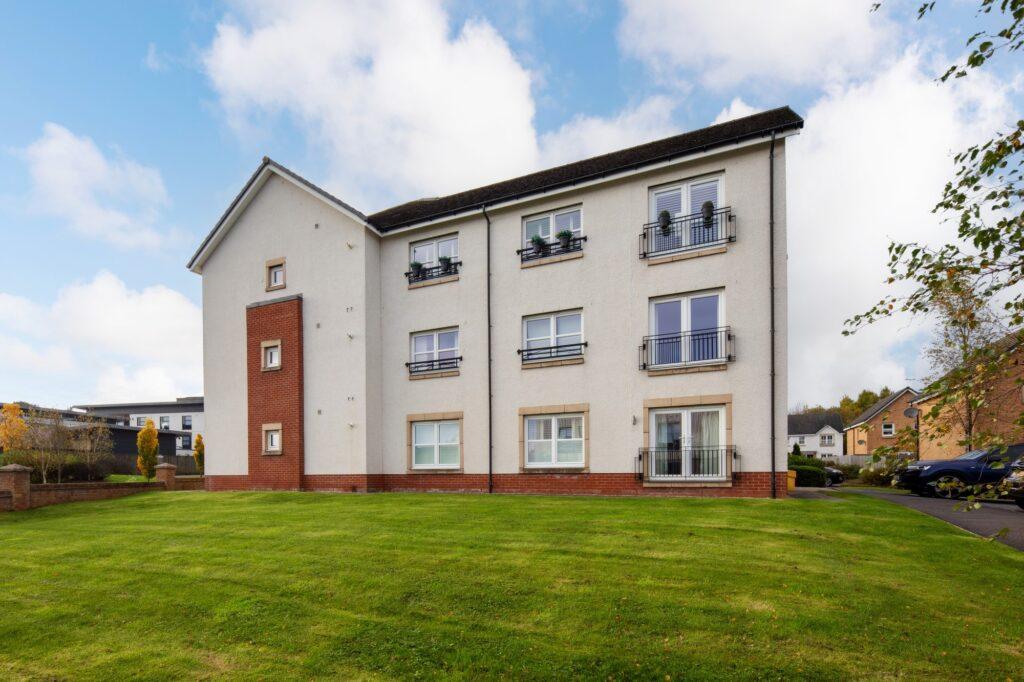 Falcon Court, Newton Mearns 2 bed flat for sale £198,000