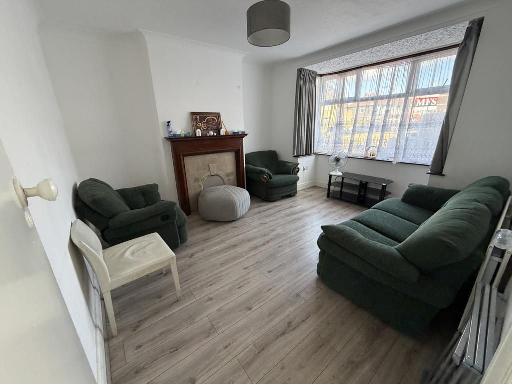 House in Southall - View 5