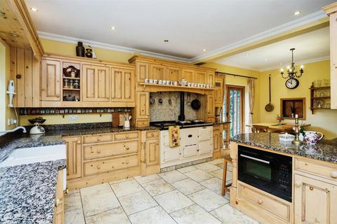 6 bedroom detached house for sale, Goldsmiths Avenue, Crowborough, TN6