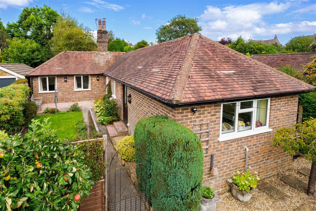 Hurtis Hill, Crowborough, TN6 3 bed detached bungalow for sale £375,000