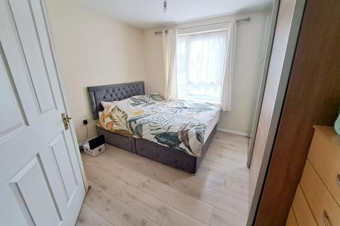 2 bedroom apartment to rent, Staff Way, Birmingham