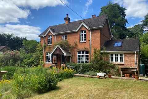 4 bedroom detached house for sale, Chertsey Road, Windlesham, Surrey