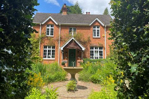 4 bedroom detached house for sale, Chertsey Road, Windlesham, Surrey